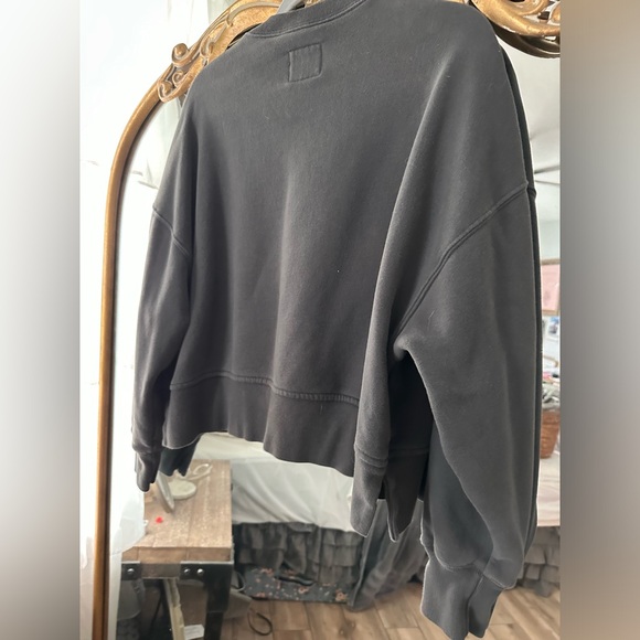 Abercrombie and Fitch crew neck cropped sweatshirt/pullover - Picture 2 of 5